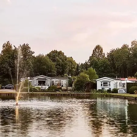 Chalet Zonnig Chalet Aan Mooie Visvijver Voorthuizen