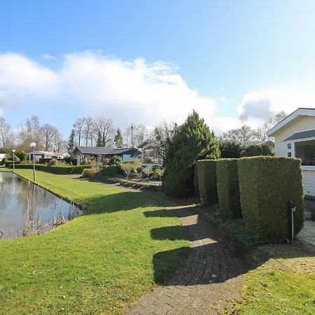 Zonnig Aan Mooie Visvijver Hotel 3*