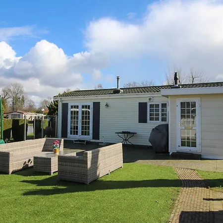Zonnig Chalet Aan Mooie Visvijver Voorthuizen