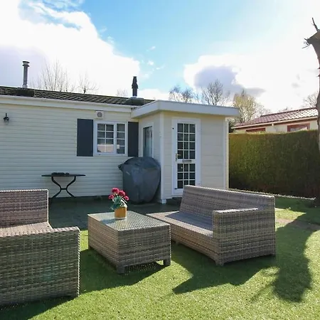Zonnig Chalet Aan Mooie Visvijver * Voorthuizen