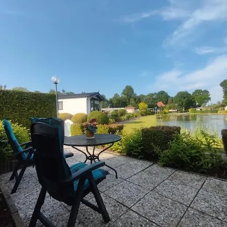 Chalet Zonnig Chalet Aan Mooie Visvijver Voorthuizen